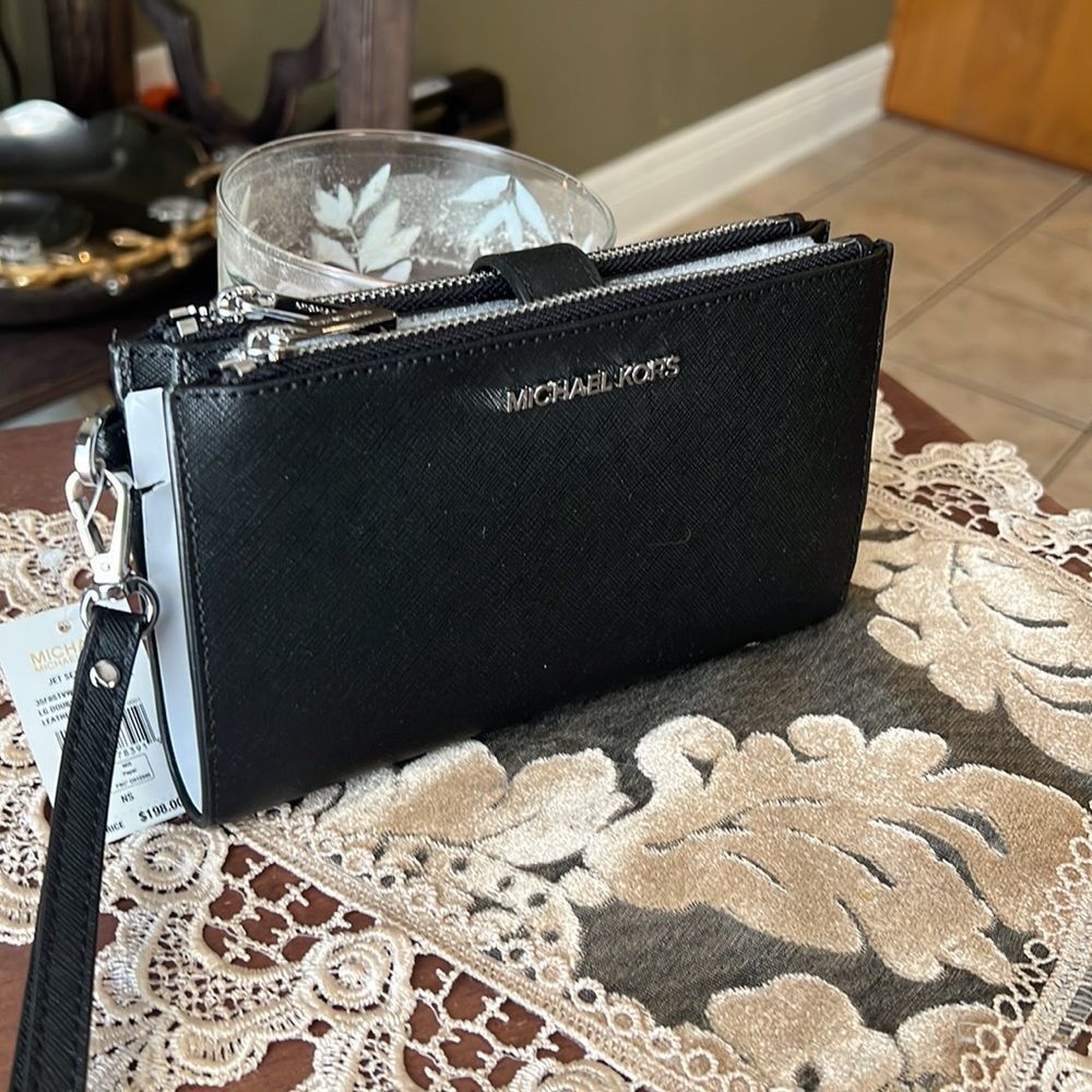 Michael Kors double zipper wallet